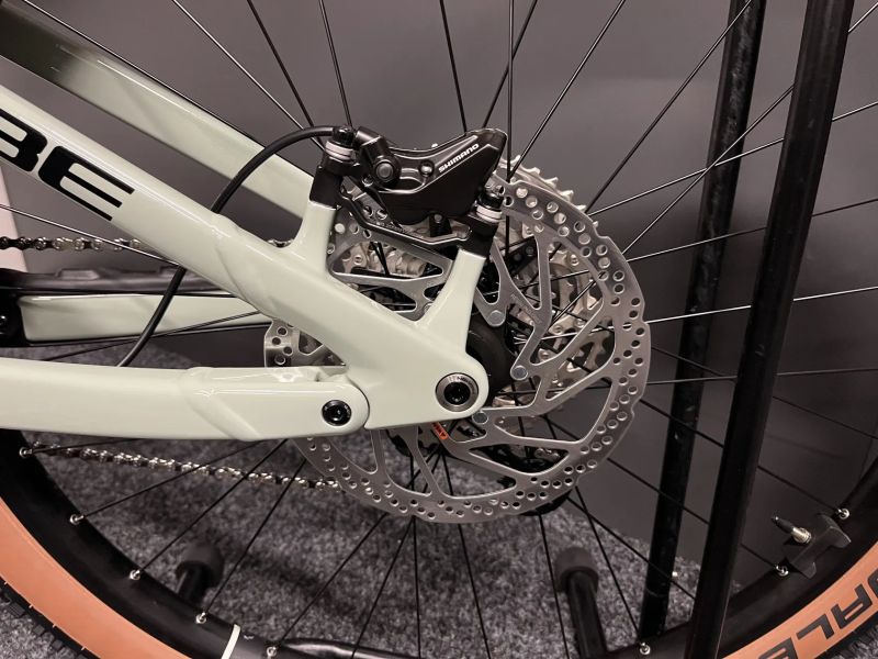 CUBE Stereo Hybrid ONE44 HPC RACE 800 vel.M a L 2026 NOVÝ MODEL