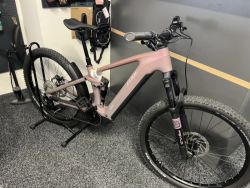 CUBE Stereo Hybrid ONE22 RACE 800 vel.M 2026 NOVÝ MODEL Rose