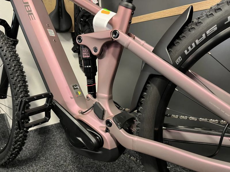 CUBE Stereo Hybrid ONE22 RACE 800 vel.M 2026 NOVÝ MODEL Rose