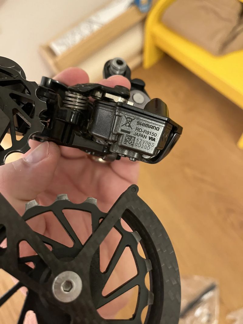 Sada Dura Ace Di2 Hydro 11s - nove komponenty