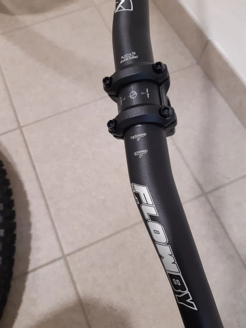 Riadidlá s predstavcom XLC Flowby