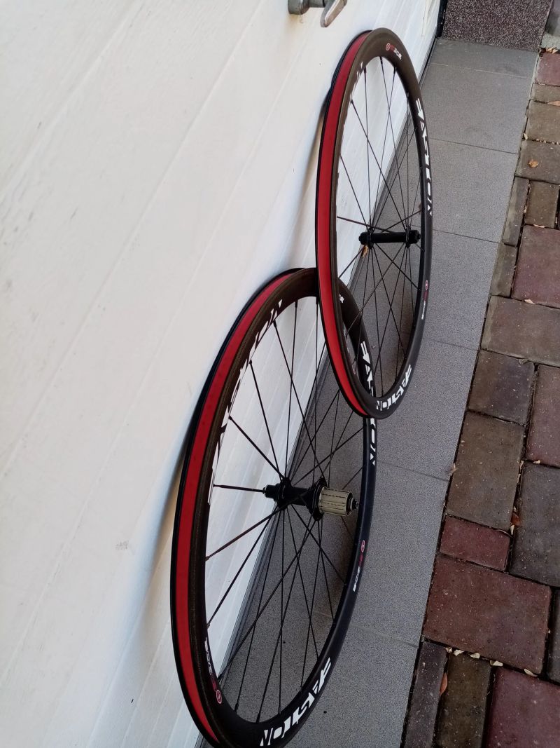 Karbon. Kola silniční, klasická, R.U. - Zipp, FFWD, Easton, Remerx 