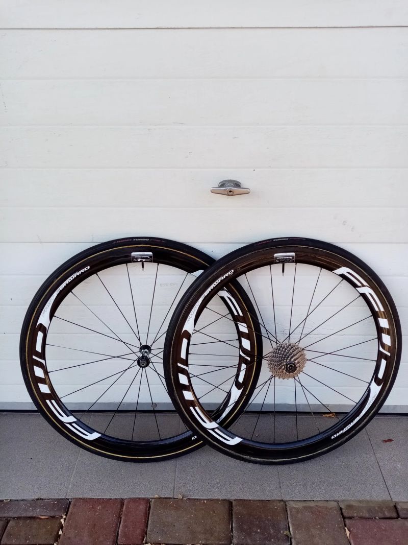 Karbon. Kola silniční, klasická, R.U. - Zipp, FFWD, Easton, Remerx 