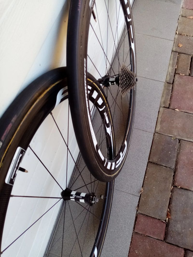 Karbon. Kola silniční, klasická, R.U. - Zipp, FFWD, Easton, Remerx 