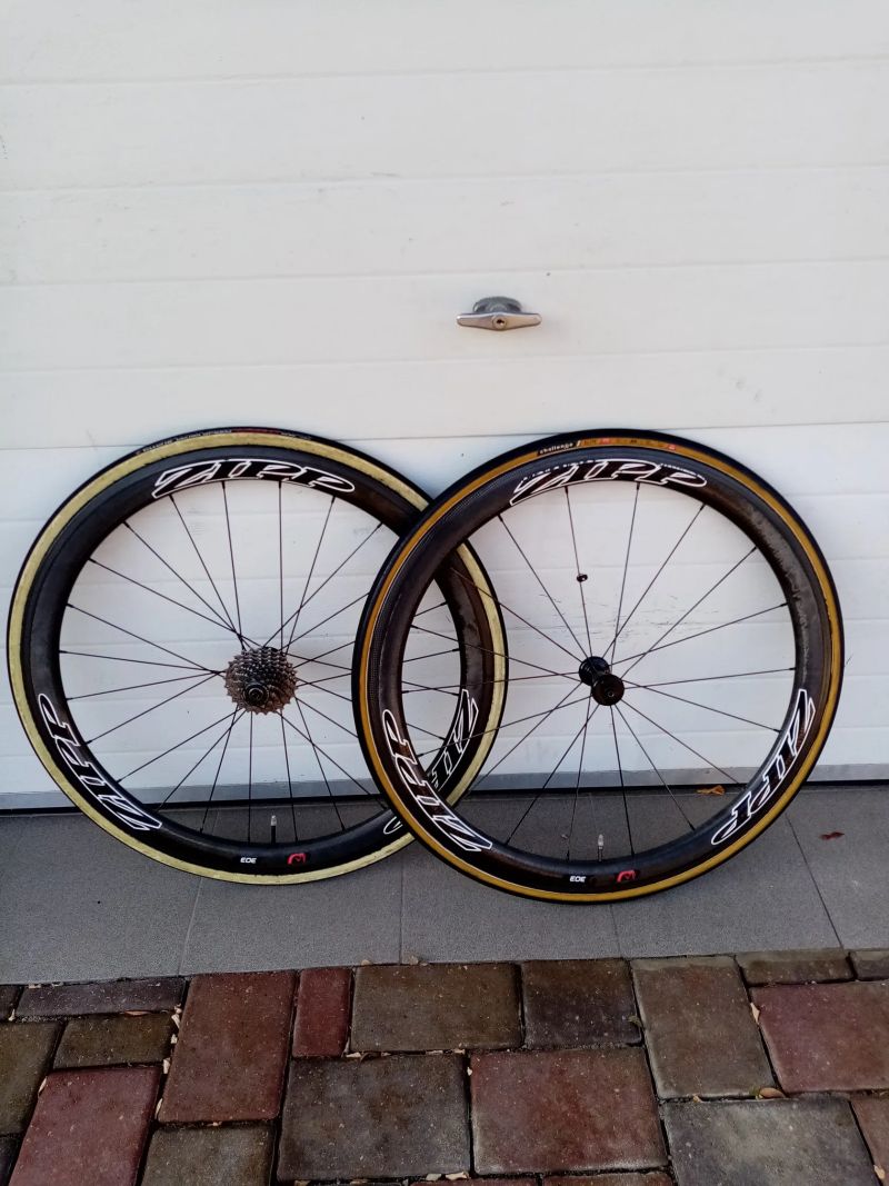 Karbon. Kola silniční, klasická, R.U. - Zipp, FFWD, Easton, Remerx 