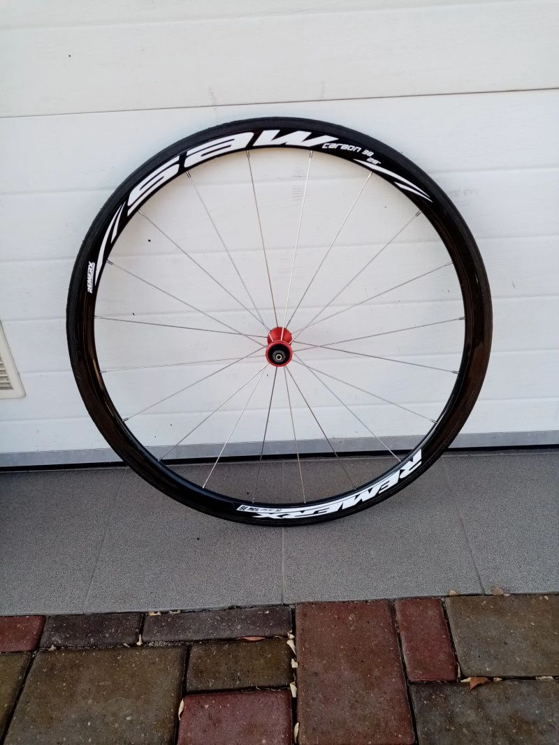 Karbon. Kola silniční, klasická, R.U. - Zipp, FFWD, Easton, Remerx 