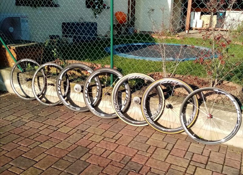 Karbon. Kola silniční, klasická, R.U. - Zipp, FFWD, Easton, Remerx 