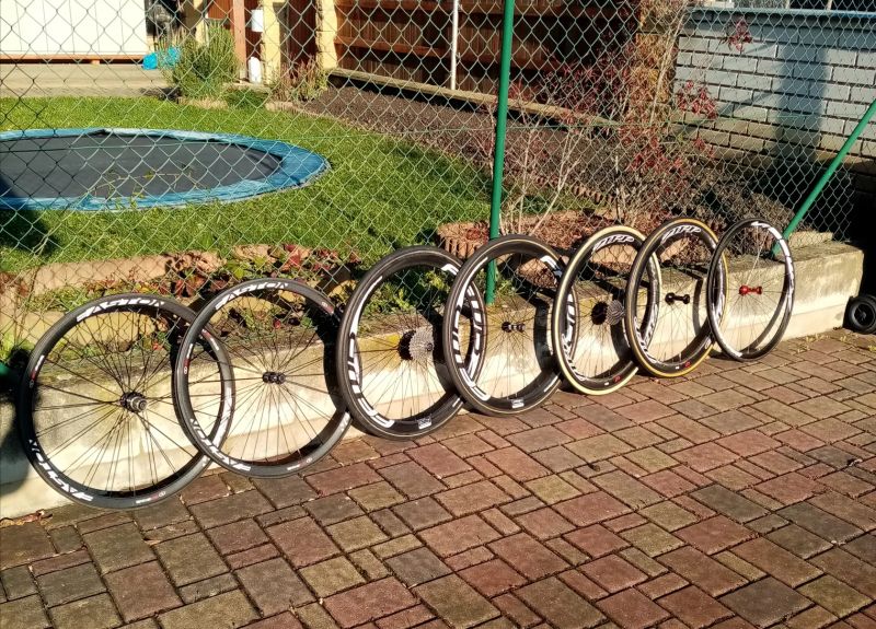 Karbon. Kola silniční, klasická, R.U. - Zipp, FFWD, Easton, Remerx 