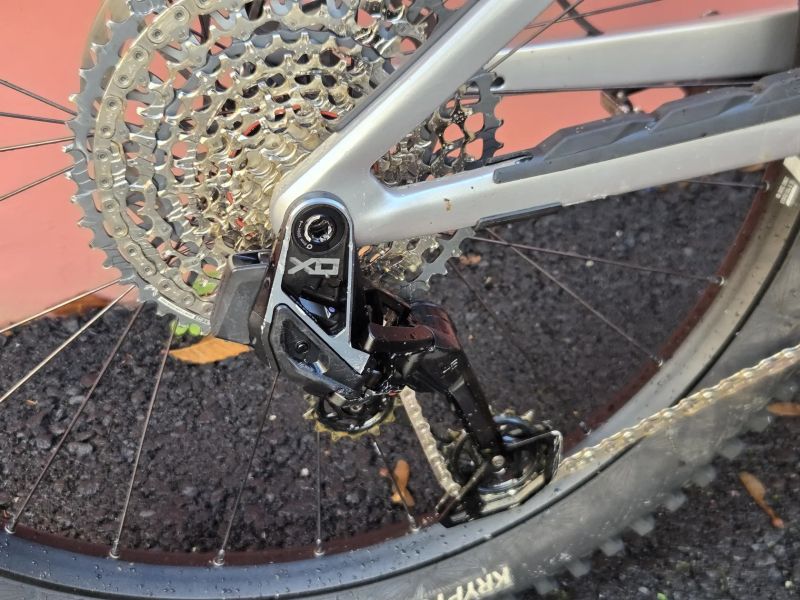 Ghost E-Riot CF custom