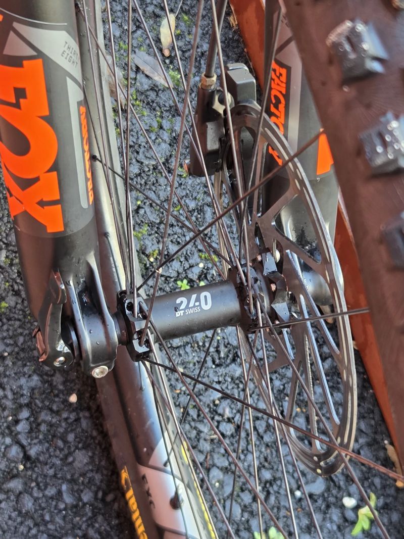 Ghost E-Riot CF custom