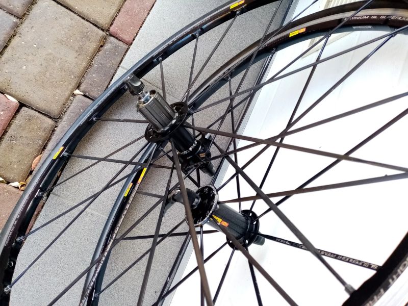 Mavic Ksyrium SL (Premium) - 2 páry zapl. Alu kol - silniční, klas. Brzdy, R.U. 