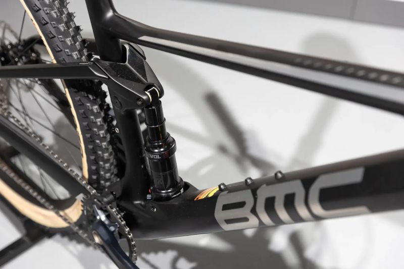 BMC Fourstroke 01 THREE 2022 (nové)