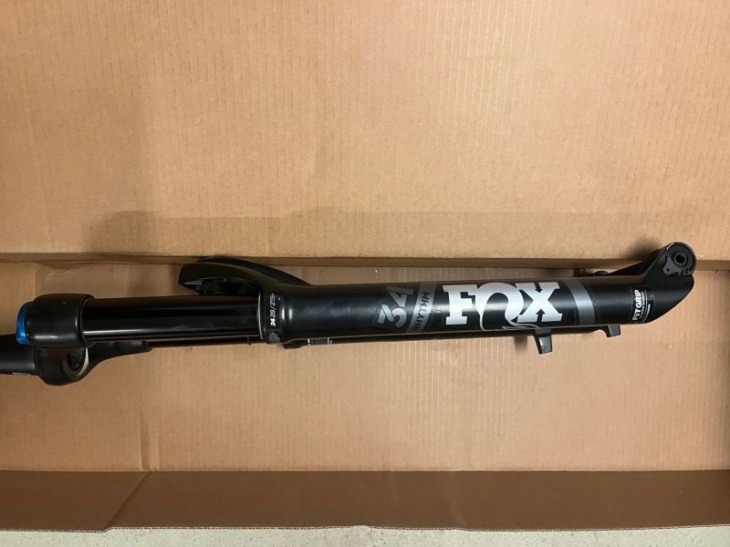 FOX Rhythm 34, 130mm, FIT GRIP