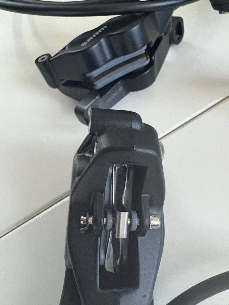 SRAM G2 R prava + leva