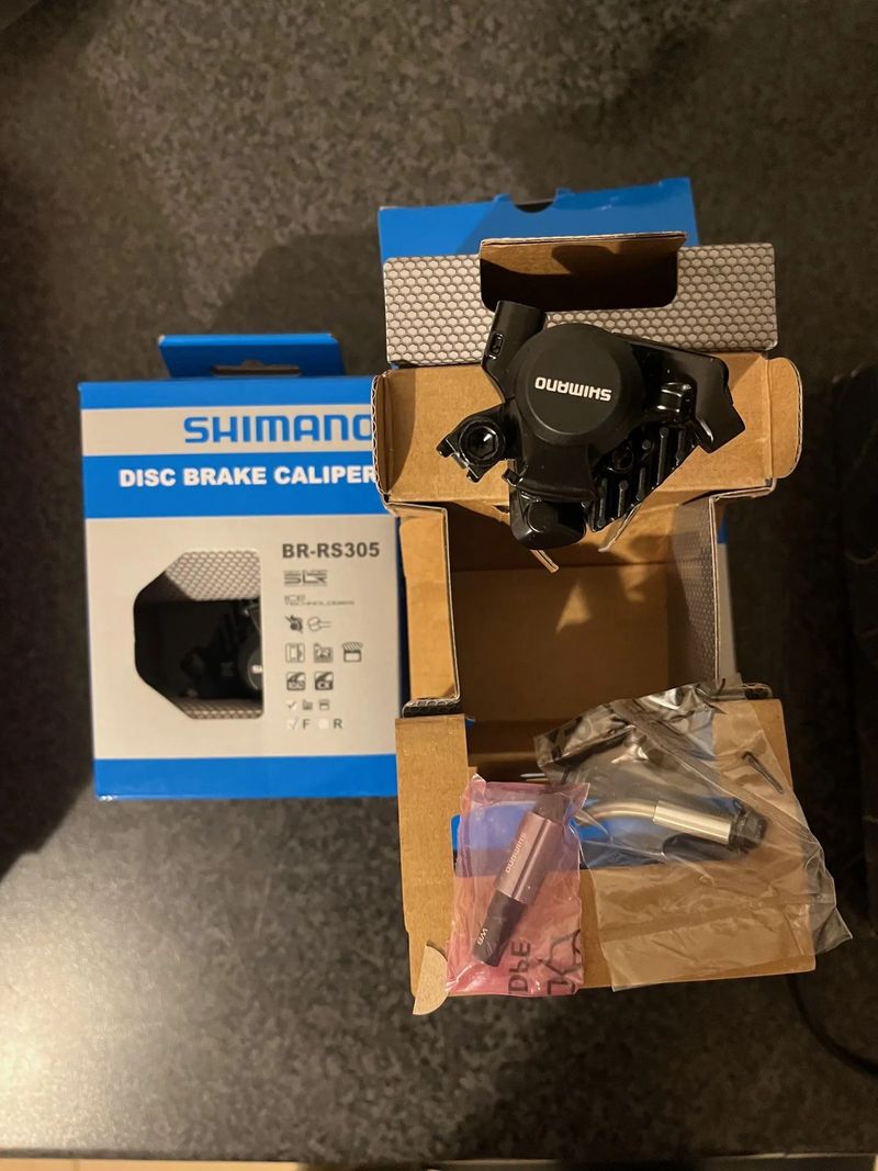 Sada mechanických pak Shimano 105 ST-R7000 2x11 (mechanická řazení a mechanické brzdy v sadě)