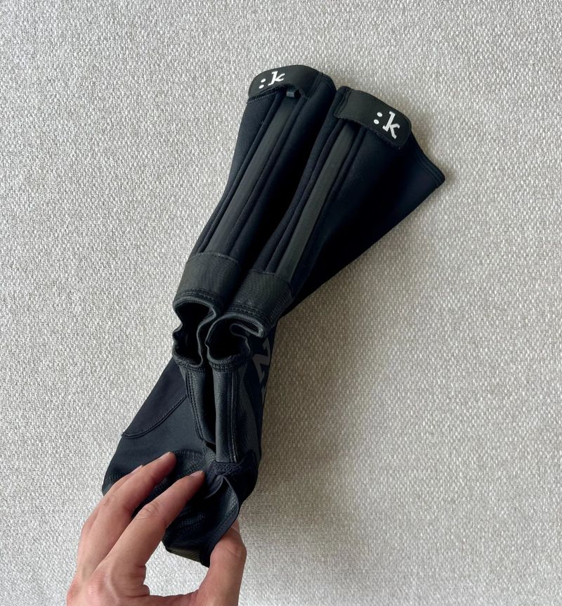 Fizik neoprénové návleky na tretry + Mavic návleky na kolena zdarma