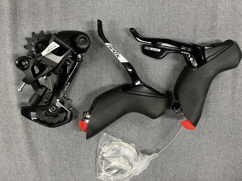 Přehazovačka a páky Sram Apex XPLR