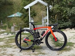 Pinarello Dogma F Ineos Grenadier 465