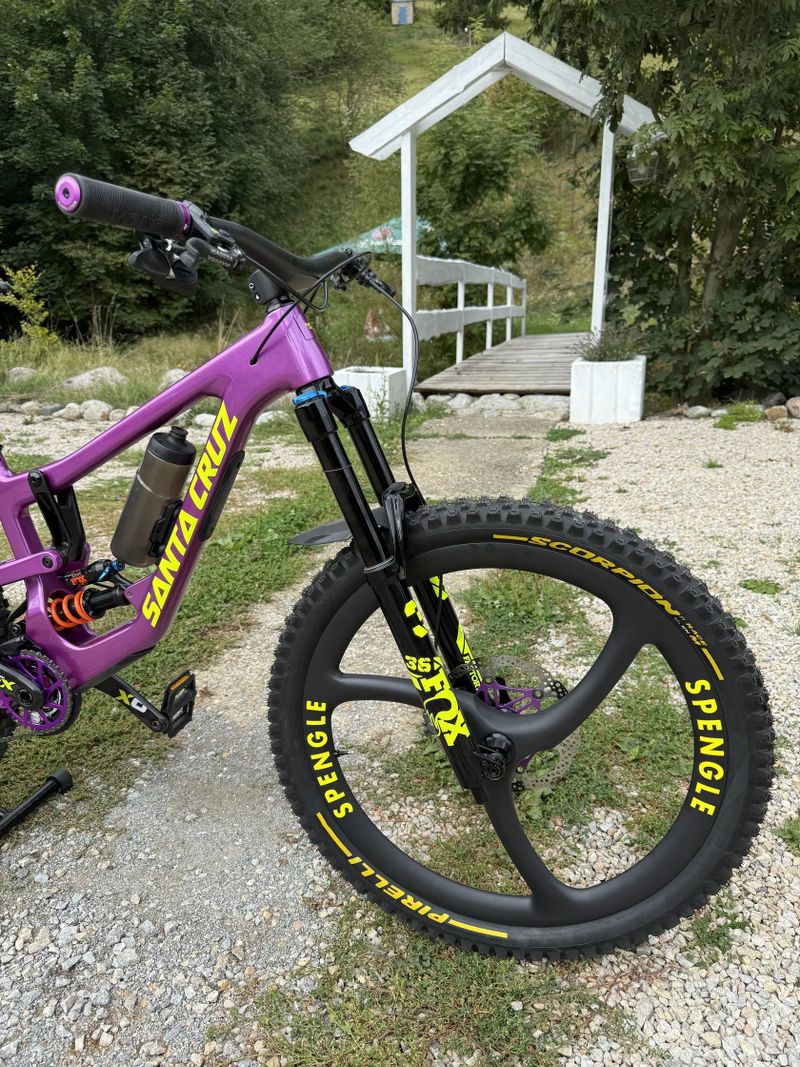 Santa Cruz Nomad CC custom