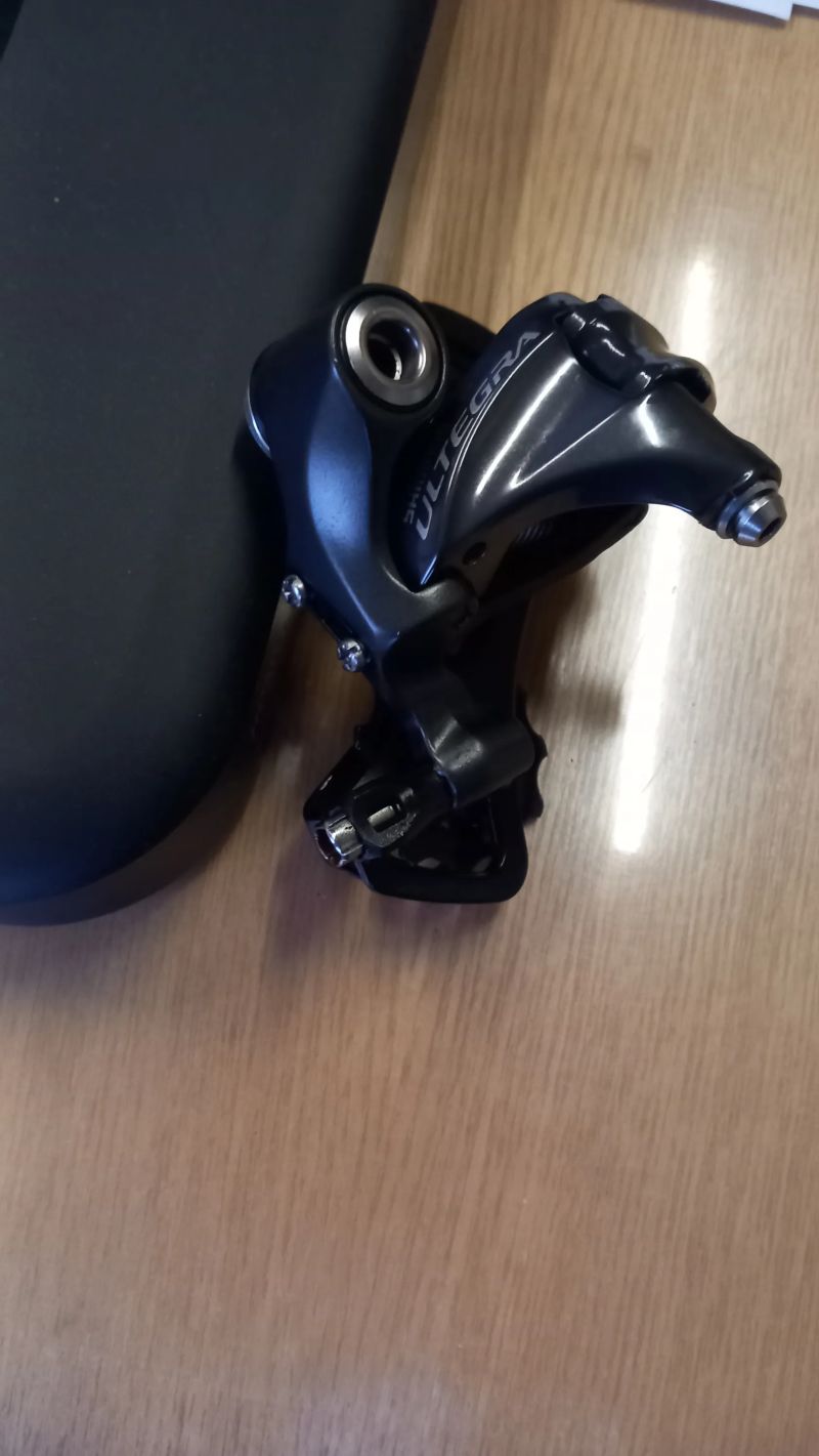 Přehazovačka Shimano Ultegra6800 11s,Sram rival 