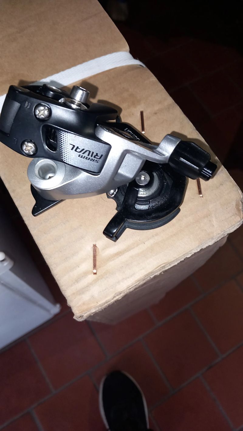 Přehazovačka Shimano Ultegra6800 11s,Sram rival 