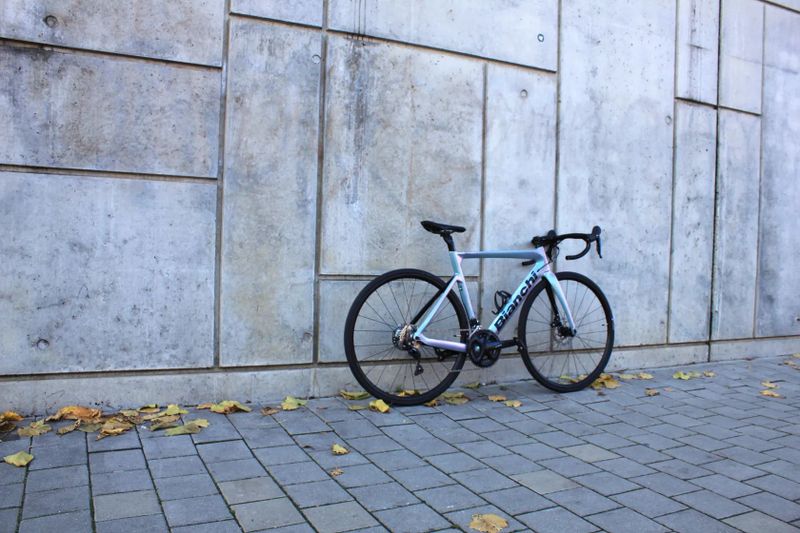 Silniční karbonové kolo Bianchi Aria / Shimanno 105 / 2022