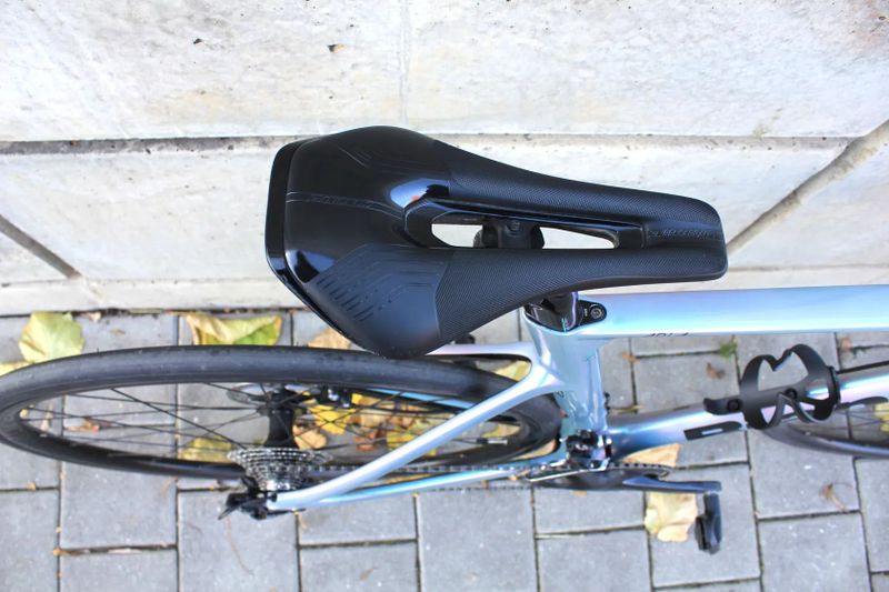 Silniční karbonové kolo Bianchi Aria / Shimanno 105 / 2022