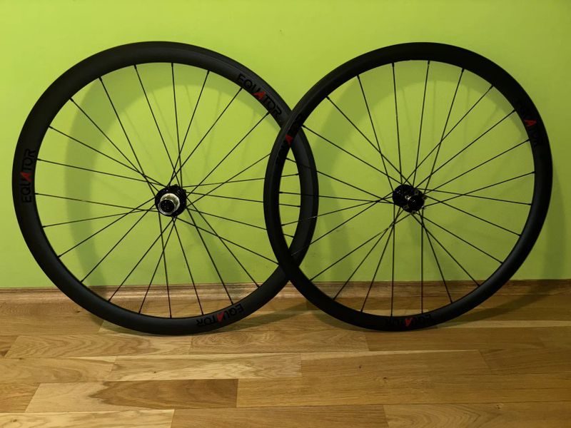 Equator karbonová galusková kola 35/40 mm – nová, nejetá