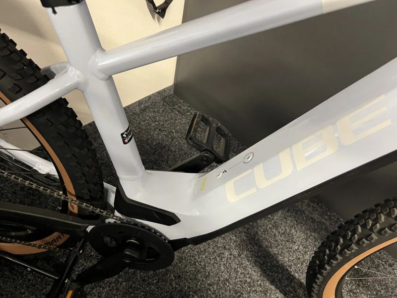 CUBE Reaction Hybrid PRO 750 vel. L 2023 1379KM