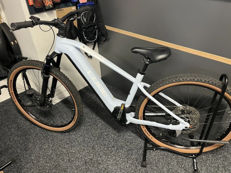 CUBE Reaction Hybrid PRO 750 vel. L 2023 1379KM