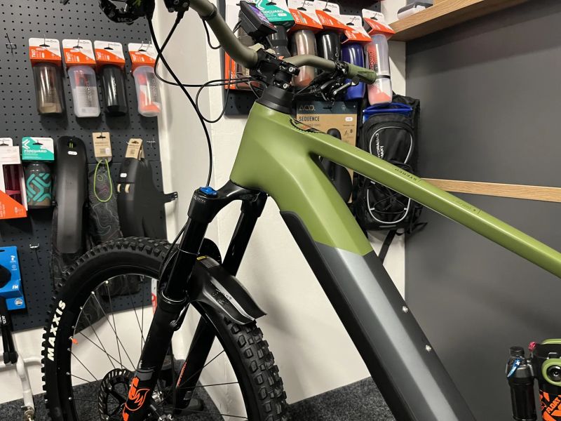 CUBE Stereo Hybrid 140HPC TM 750 vel.XL 2022 1869KM KARBON