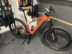 CUBE Reaction Hybrid RACE 800 vel.L 2026 NOVÝ MODEL or.mat