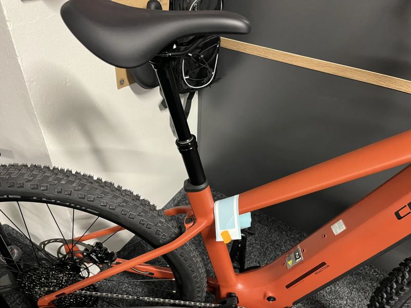 CUBE Reaction Hybrid RACE 800 vel.L 2026 NOVÝ MODEL or.mat