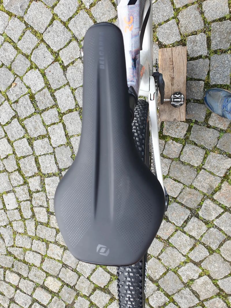 Scott Spark RC Team Issue 2025 vel.M do Července 2027 v záruce výrobce.