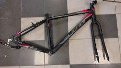 Prodám krosový rám Author Stratos vel. 19" s příslušenstvím