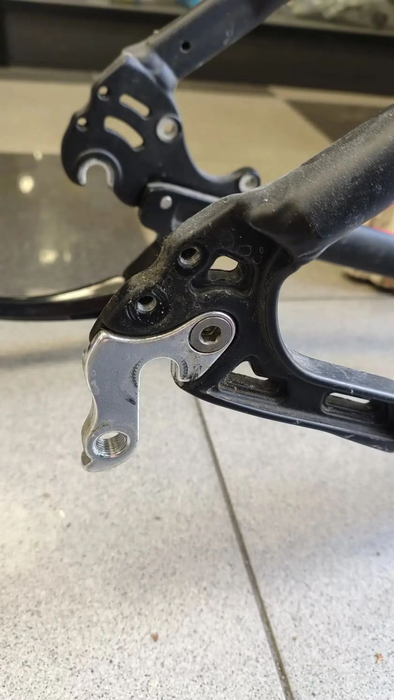 Prodám krosový rám Author Stratos vel. 19" s příslušenstvím