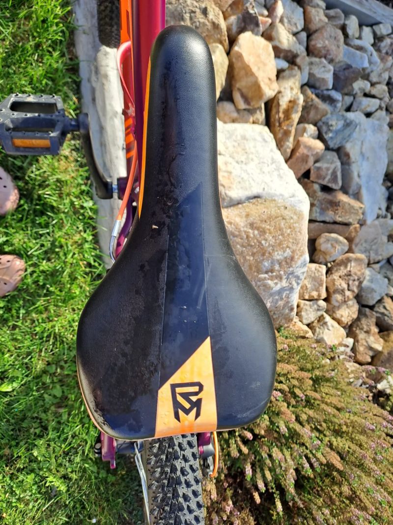 Rock Machine Catherine 24"TOP STAV!