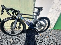 Canyon Aeroad CF SLX 7 AXS