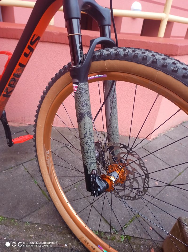 Kellys ctage 29- Sram GX Eagle AXS-shimano -xt-carbon 