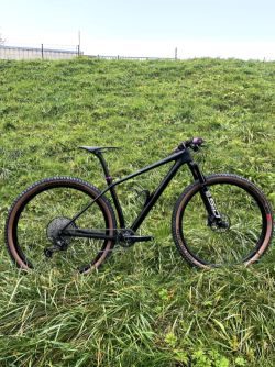 Lehké závodní kolo 9,3kg