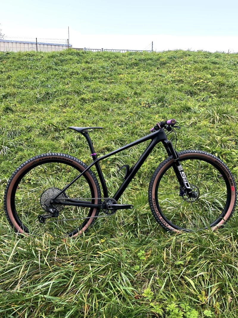 Lehké závodní kolo 9,3kg