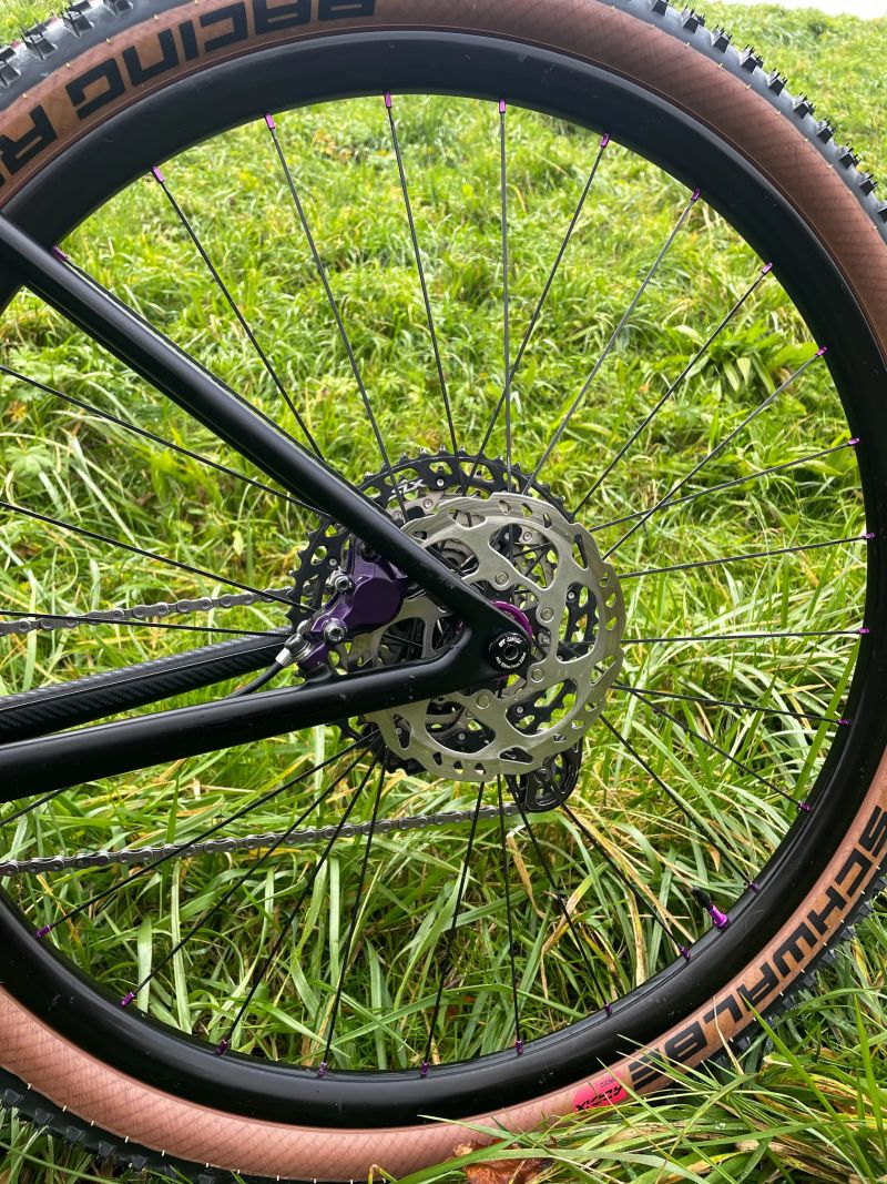 Lehké závodní kolo 9,3kg