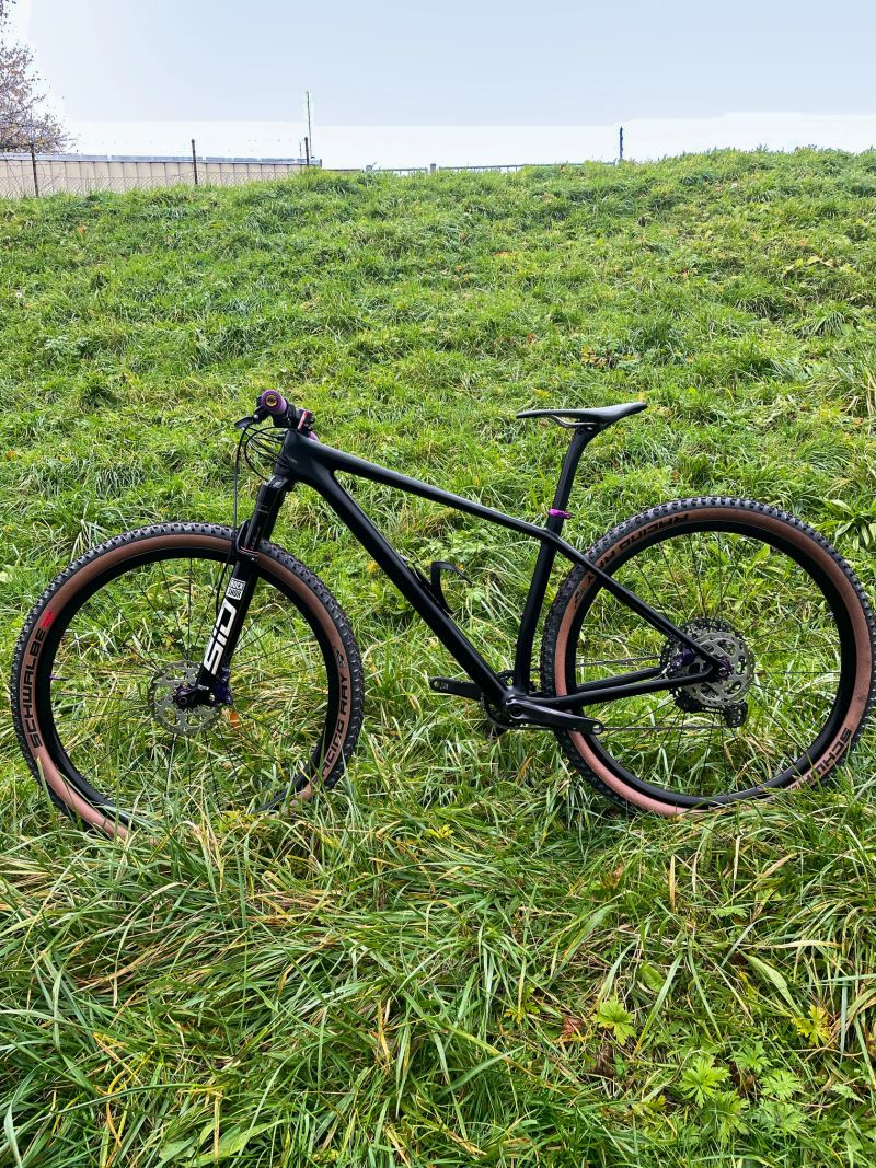 Lehké závodní kolo 9,3kg