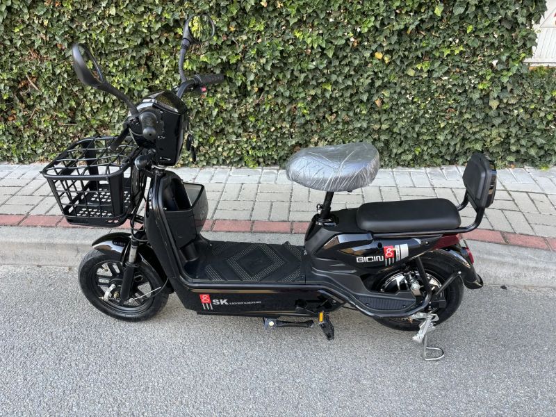 Nový elektro skútr – bez SPZ, alarm, světla, LCD panel, pohodlná jízda