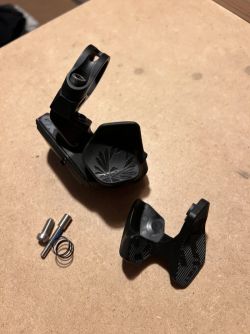 Řazení Sram GX AXS - obě varianty(kolibka i rocker paddle)