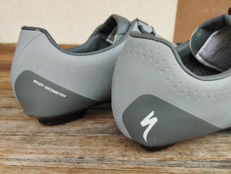 Silniční cyklistické tretry Specialized Torch 3.0 Grey/Slate , NOVÉ - pouze vyzkoušené Eu46