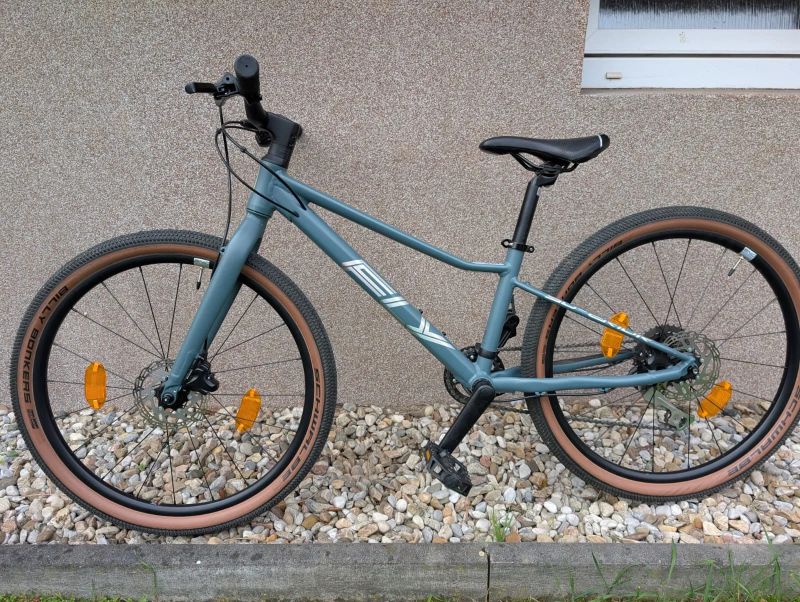 Superior F.L.Y (FLY) 24''