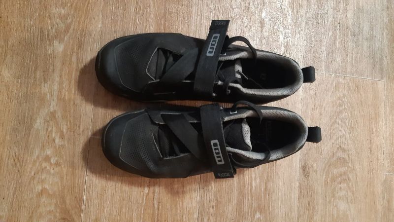 Tretry Ion Rascal, velikost 41