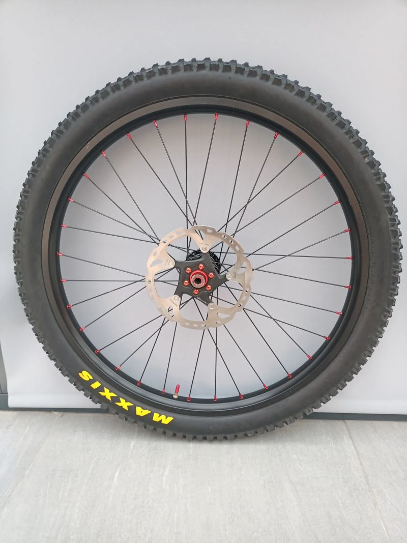 Vypletená DH kola 26"