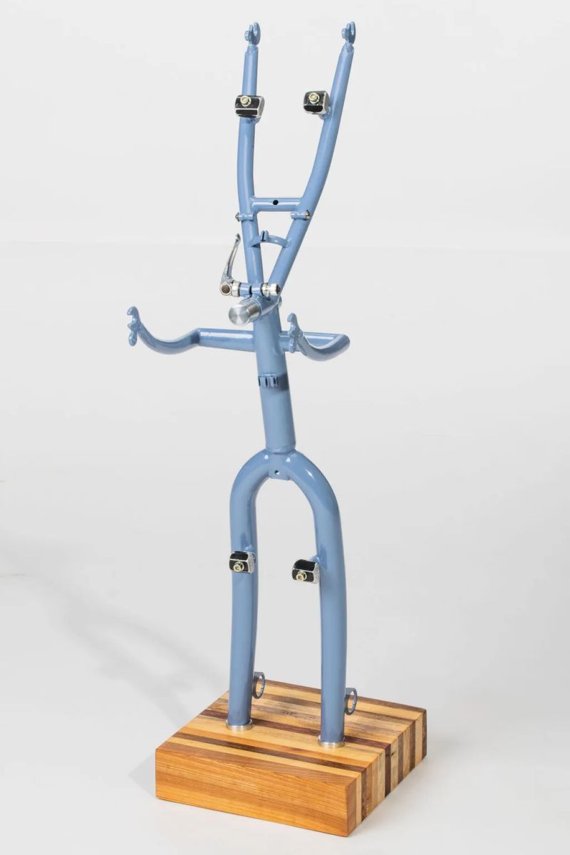 Prodám plastiku - věšák s cyklistickou tematikou 